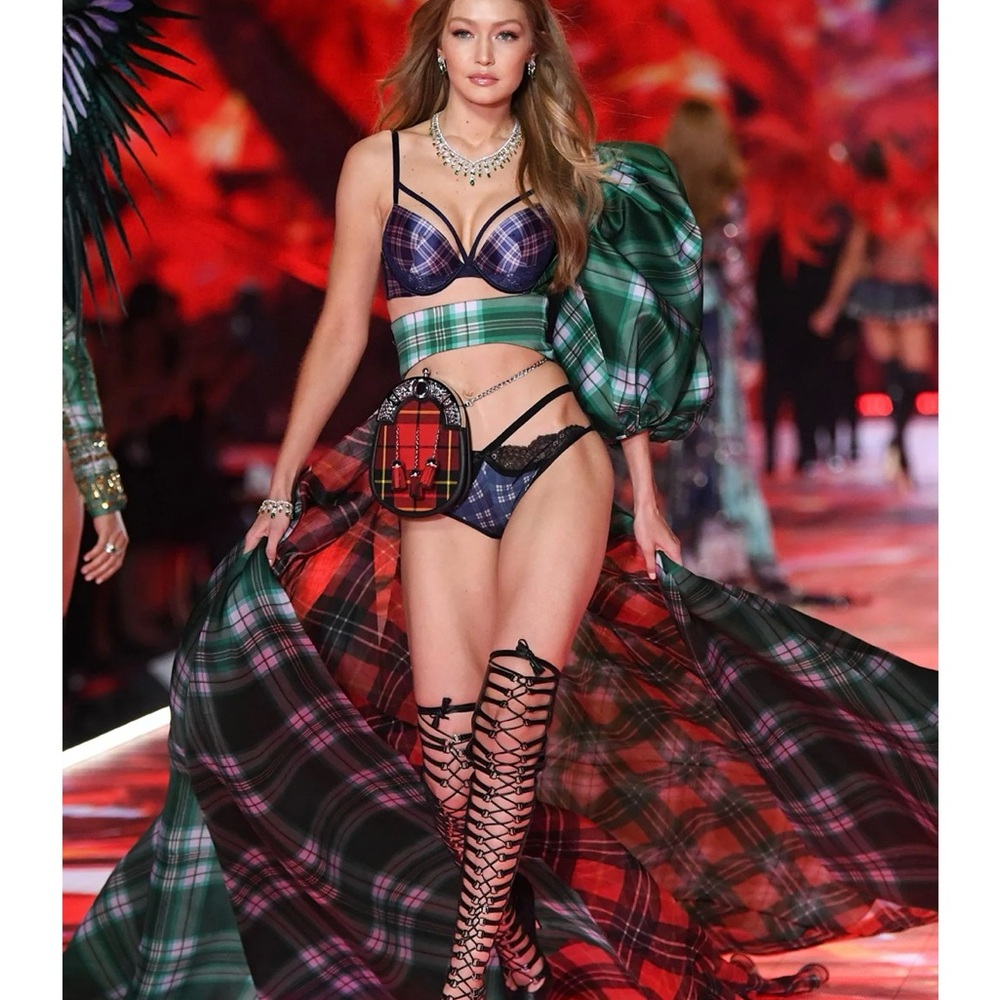 NWOT Victoria’s Secret Fashion Show 2020 limited edition set